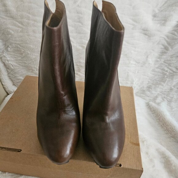 shoes - Picture 1 of 2